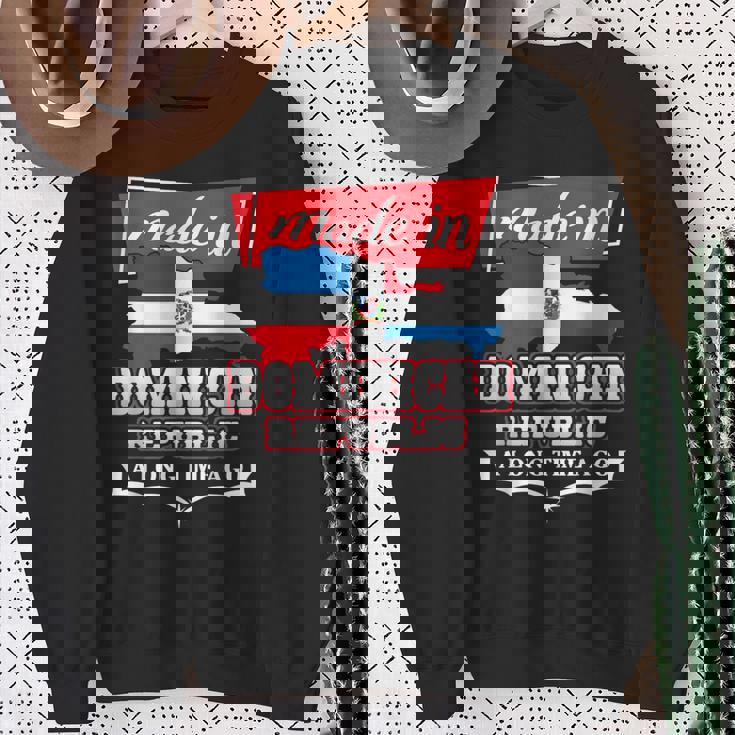 Dominican Republic Long Ago Country Flag Dr Native スウェットシャツ 年配の女性への贈り物