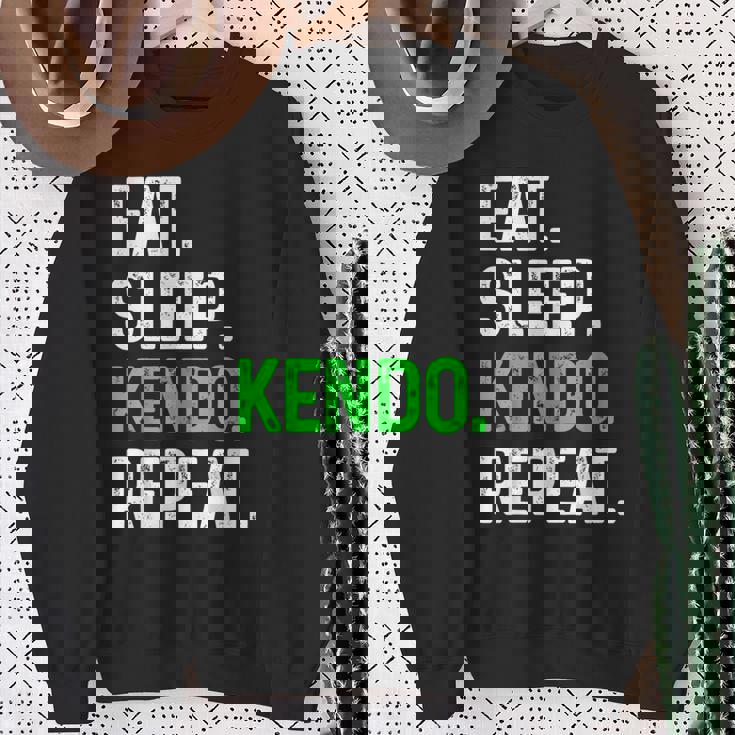 Eatleep Kendo Repeat 面白い格闘技コンバット スウェットシャツ 年配の女性への贈り物