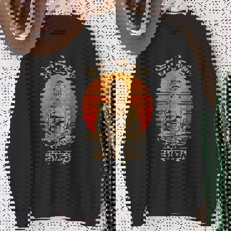 Let Thathit Go ブッダシャツ スウェットシャツ 年配の女性への贈り物