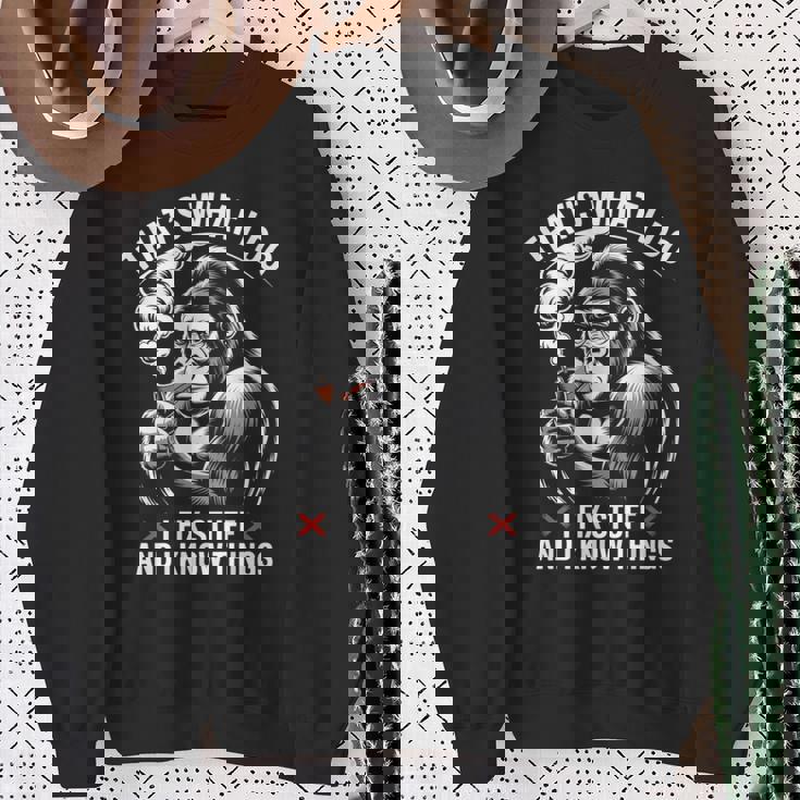 aying I Know Things 皮肉 ギャグ パンゴリラ レディース メンズ 長袖tシャツ スウェットシャツ 年配の女性への贈り物