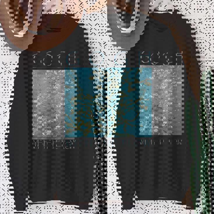 Gogh With The Flow アーモンドブロッサム ヴァン・ゴッホの絵画 スウェットシャツ 年配の女性への贈り物