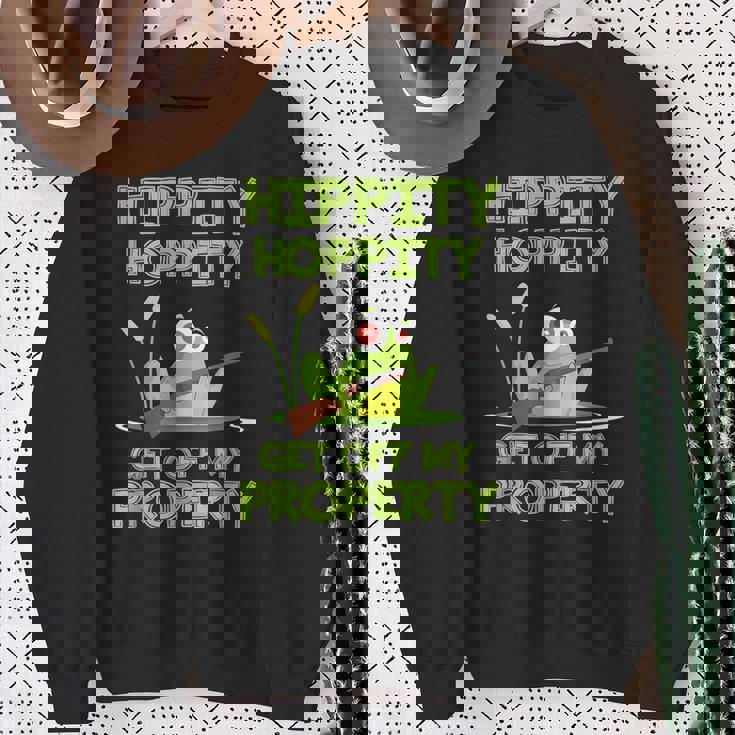 Hippity Hoppity Get Off My Property 面白いカエルミームギフト スウェットシャツ 年配の女性への贈り物