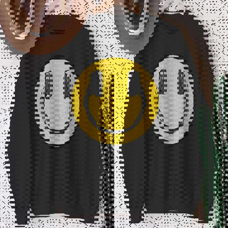 Love The 90年代レトロビンテージヘッドホン スマイルグランジミュージックdj スウェットシャツ 年配の女性への贈り物