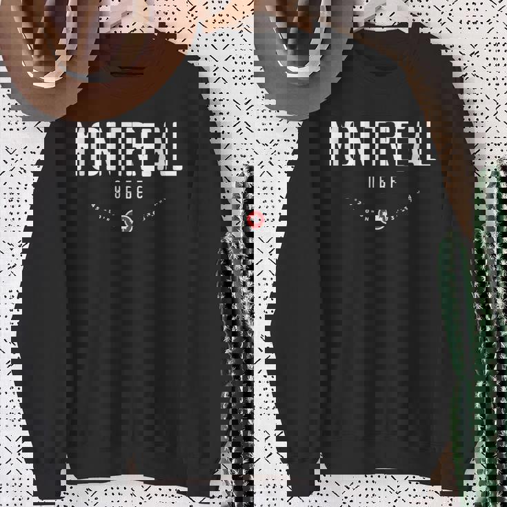 Montreal Quebec Canada スウェットシャツ 年配の女性への贈り物