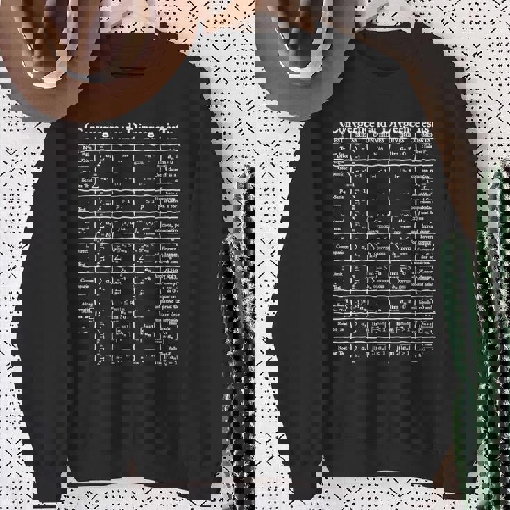 Nerdy Convergence Testsシリーズ 微積分数学先生 オタク スウェットシャツ 年配の女性への贈り物