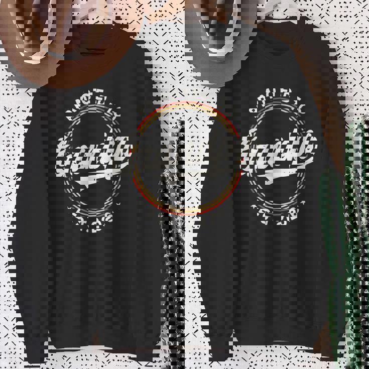 Promoted To Grandpa 2026 oon To Be Grandpa Est 2026 スウェットシャツ 年配の女性への贈り物