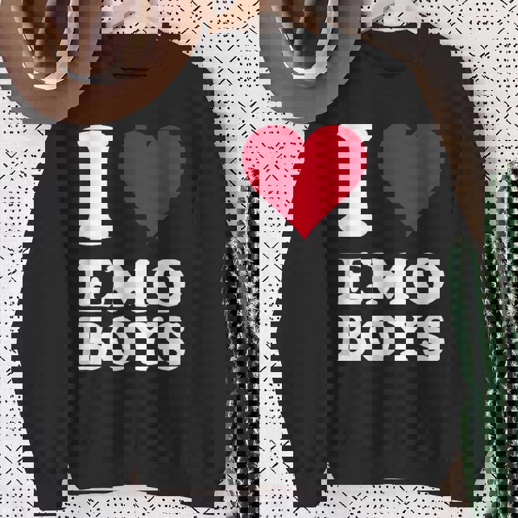 Red Heart I Love Emo Boys スウェットシャツ 年配の女性への贈り物