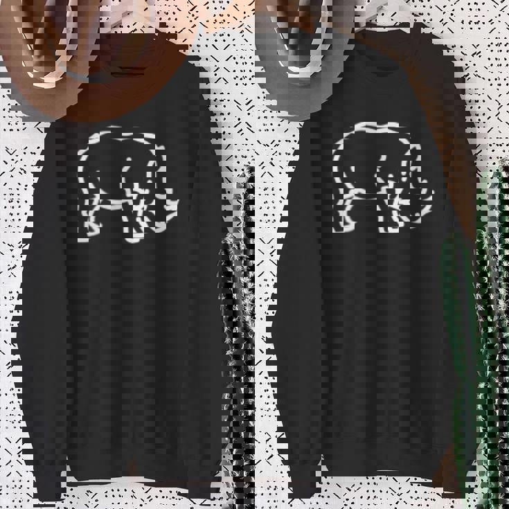 Rhino バッジ パッチライン アート アイコン アウトライン ギフト スウェットシャツ 年配の女性への贈り物