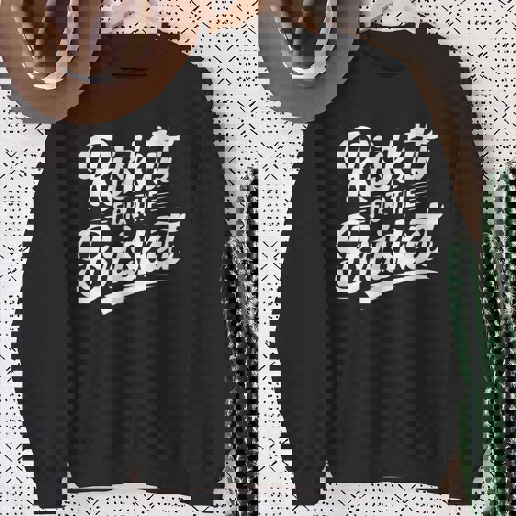 Risk It For The Brisket Bbqジョーク 長袖tシャツ スウェットシャツ 年配の女性への贈り物