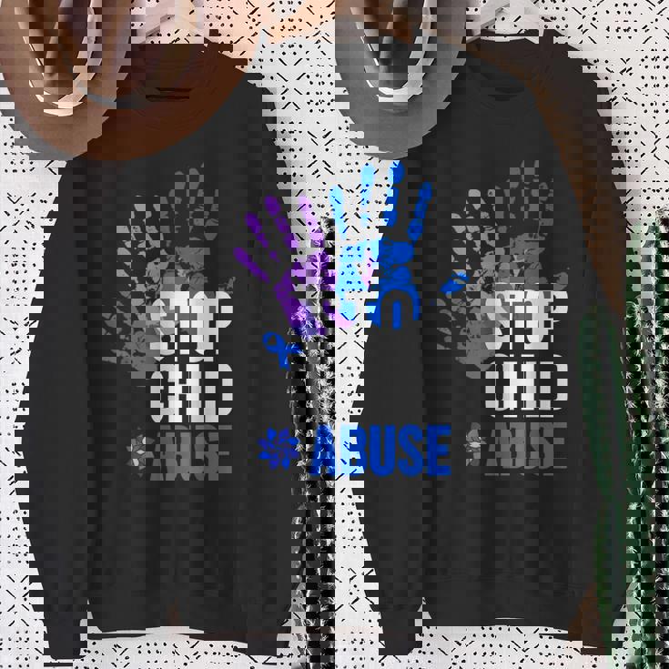 Stop Child Abuse 児童虐待をやめなさい スウェットシャツ 年配の女性への贈り物