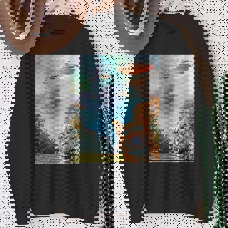 Ufo付き猫セルフィー スウェットシャツ 年配の女性への贈り物