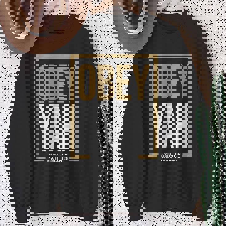 Yah Exodus 19 スウェットシャツ 年配の女性への贈り物