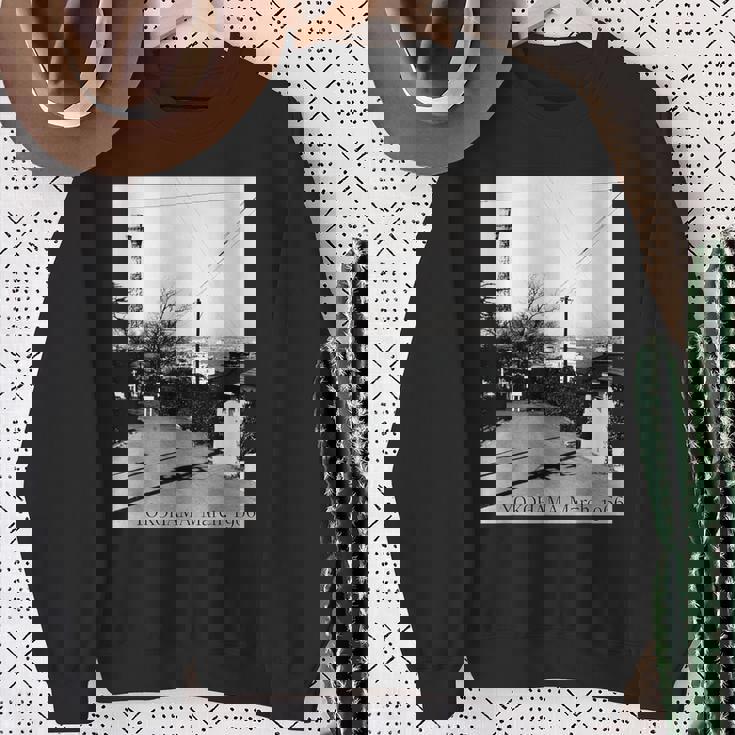 Yokohama Yamashita Pier 1966年3月 モノクローム写真 スウェットシャツ 年配の女性への贈り物