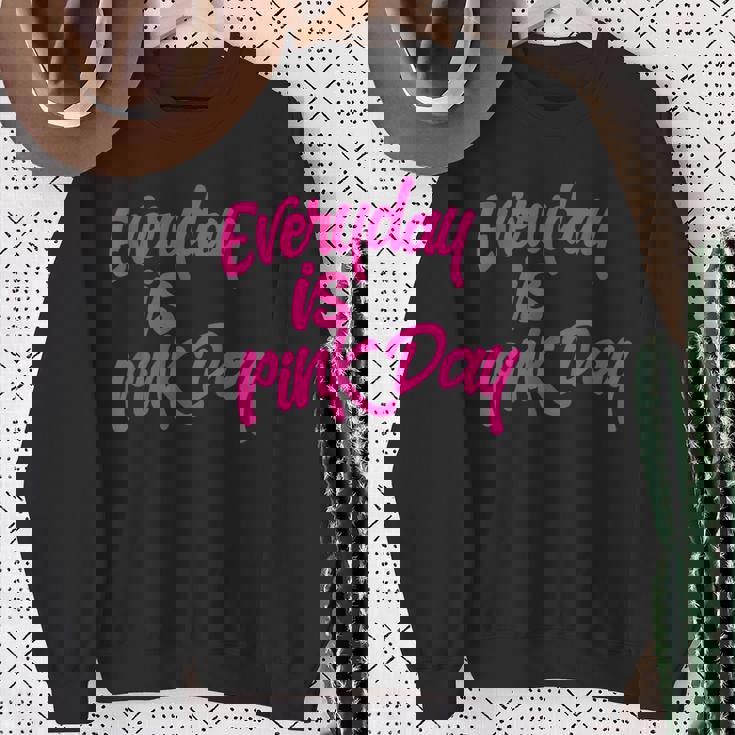 いじめ防止ピンクデイバディ Not A Bully End The Hate スウェットシャツ 年配の女性への贈り物