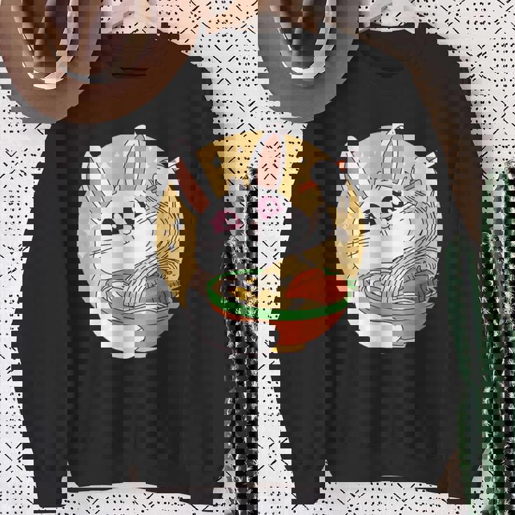 かわいい ウサギ 食べる ラーメン 漫画 カワイイ 食べ物 好き スウェットシャツ 年配の女性への贈り物