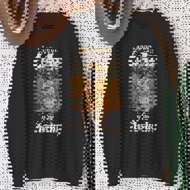 かわいいレオンベルガー犬と朝のコーヒー。 スウェットシャツ 年配の女性への贈り物