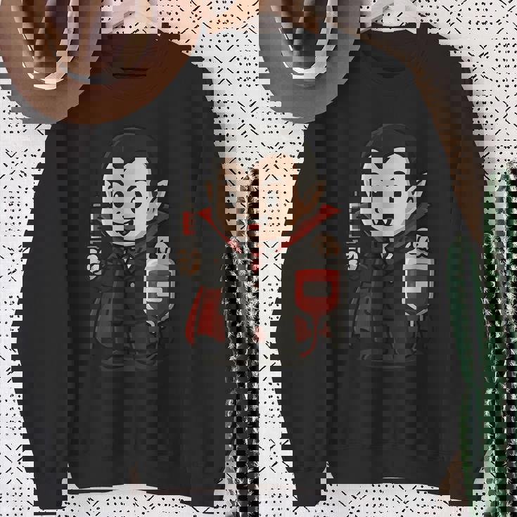 かわいい吸血鬼 Phlebotomy ジョーク 血液描画 看護師 静脈内科医 スウェットシャツ 年配の女性への贈り物