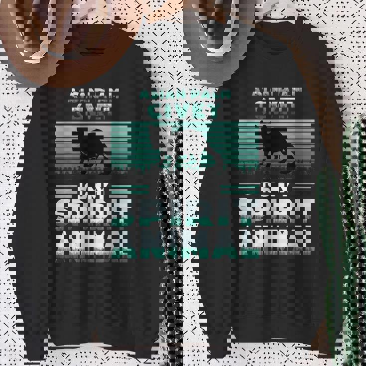 アジアンパームシベットは私のスピリットアニマルラバーです スウェットシャツ 年配の女性への贈り物