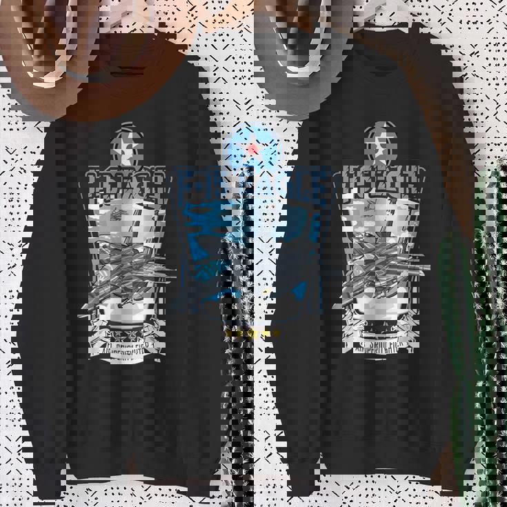 アメリカ空軍の航空機戦闘機f15イーグルのプレゼント スウェットシャツ 年配の女性への贈り物