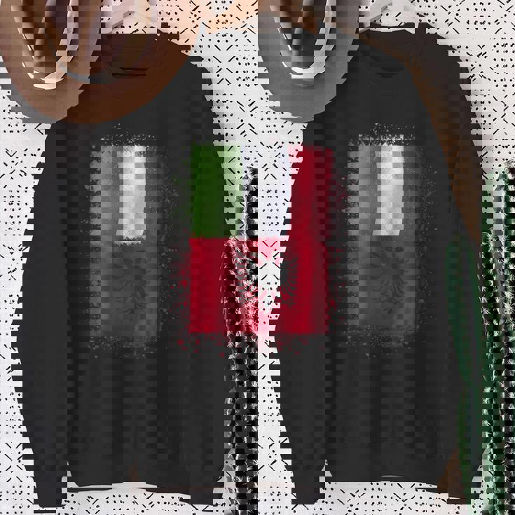 アルバニアのイタリアの愛-アルバニアとイタリア 長袖tシャツ スウェットシャツ 年配の女性への贈り物