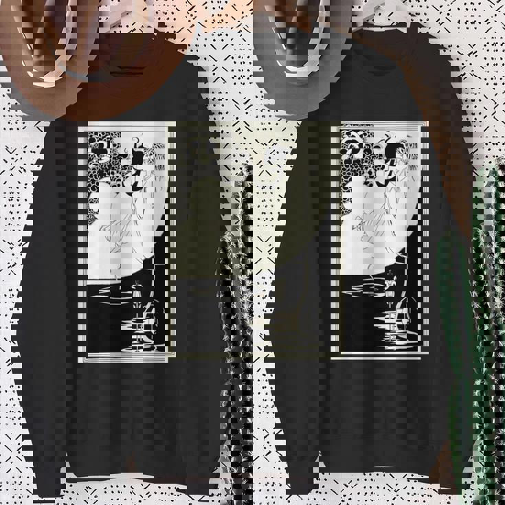 オーブリー・ビアズリーによるクライマックス1893 長袖tシャツ スウェットシャツ 年配の女性への贈り物