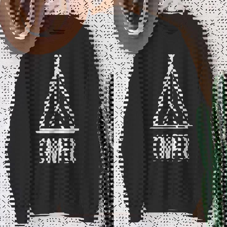 キャンパー キャンプ好き 山好き ハイキング好き 登山好き 海好き アウトドア好き キャンプ スウェットシャツ 年配の女性への贈り物