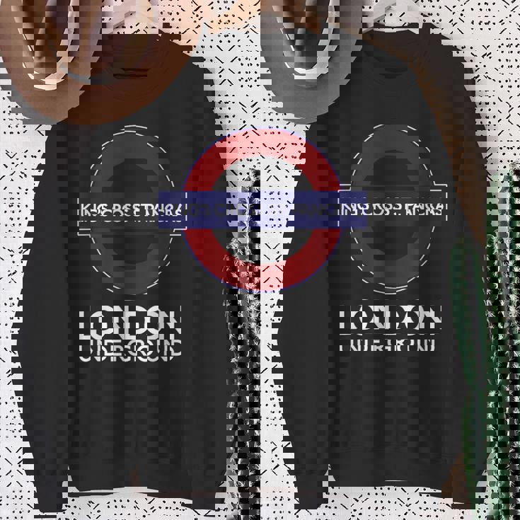 キングスクロス セントパンクラスロンドン地下鉄 スウェットシャツ 年配の女性への贈り物