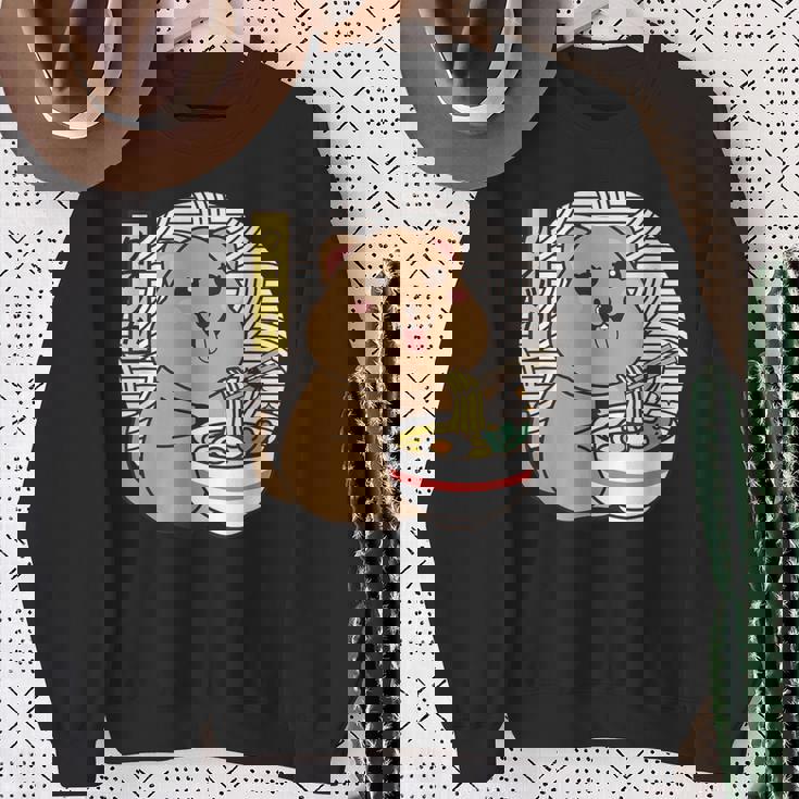 クオッカ、ラーメンを食べるクオッカ、クオッカカワイイ、クオッカ スウェットシャツ 年配の女性への贈り物