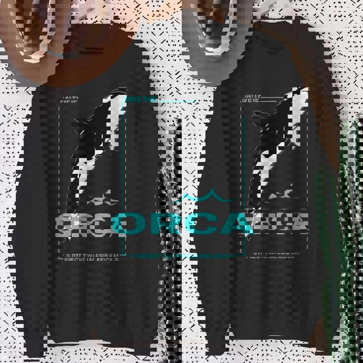 クジラと海を守るシャチ レトロなシャチのデザイン スウェットシャツ 年配の女性への贈り物