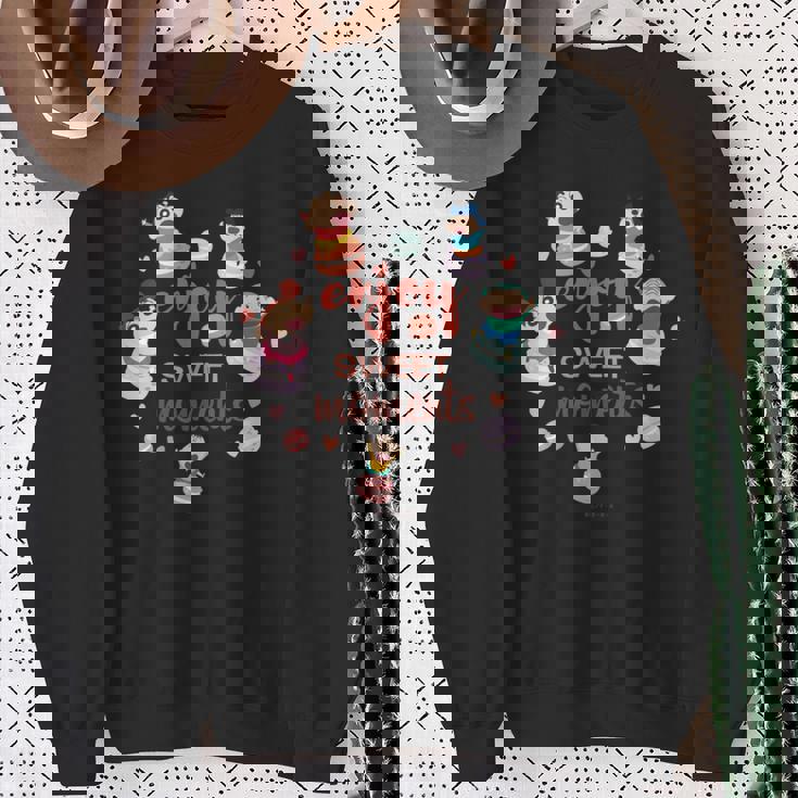 クレヨンしんちゃん かすかべ防衛隊とマカロンしんちゃんのティータイム 長袖tシャツ スウェットシャツ 年配の女性への贈り物