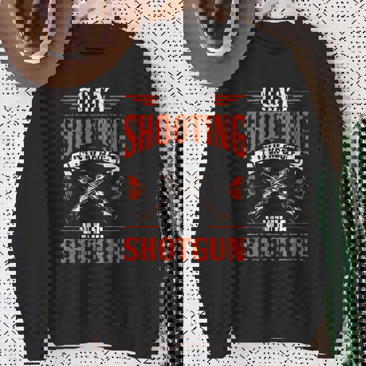 クレー射撃 散弾銃を使ったゴルフのようなもの ショットガン トラップ からのプル ピジョン クレー射撃 スウェットシャツ 年配の女性への贈り物