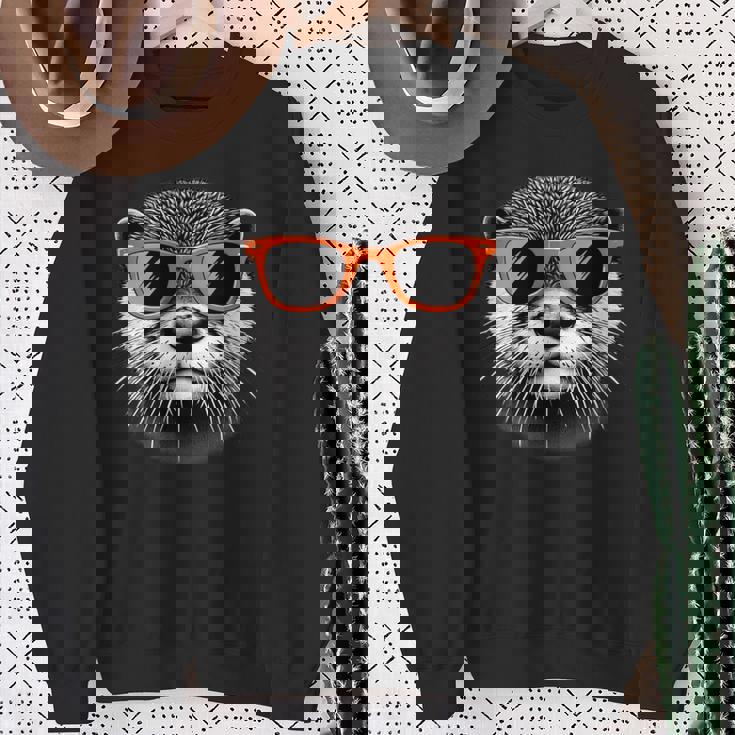 サングラスをかけたクールなカワウソのグラフィックアート 長袖tシャツ スウェットシャツ 年配の女性への贈り物