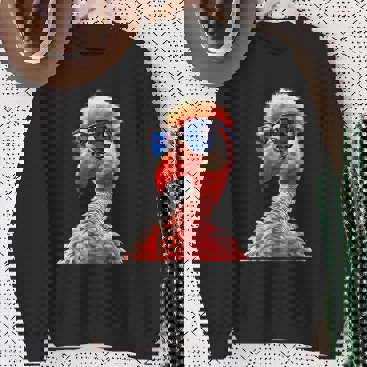 サングラスをかけたフラミンゴ フラミンゴが大好き かわいいフラミンゴ スウェットシャツ 年配の女性への贈り物