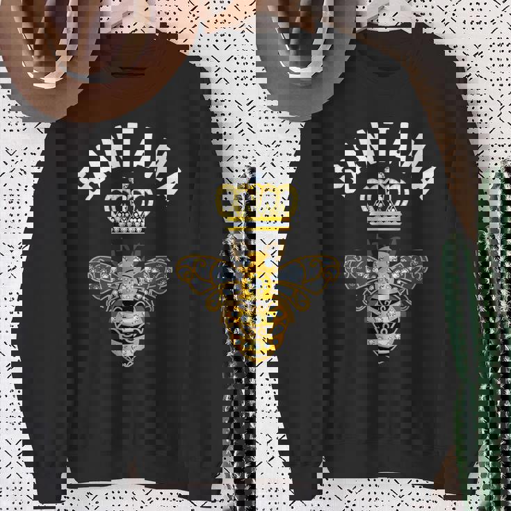 サンタナ 名前 サンタナ 誕生日プレゼント 女王 王冠 蜂 サンタナ スウェットシャツ 年配の女性への贈り物