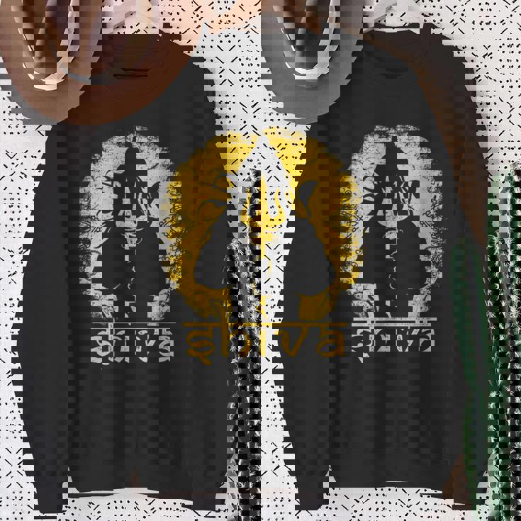 シヴァ 神聖なトライデントデザイン 男性用 ヒンズー教の神 シヴァ神 スウェットシャツ 年配の女性への贈り物