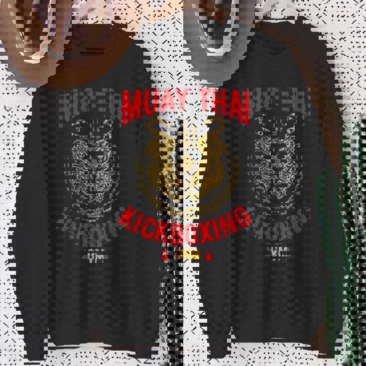 タイガームエタイキックボクシングジムmmaトレーニングギフト スウェットシャツ 年配の女性への贈り物