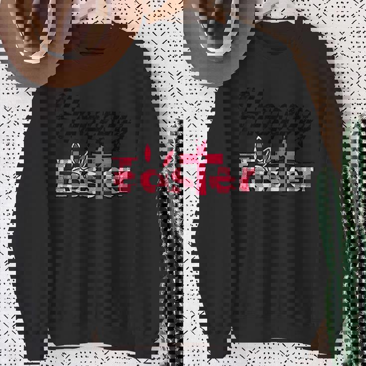 チェック柄ハッピーイースターバニー耳クロスかわいい宗教クリスチャン スウェットシャツ 年配の女性への贈り物