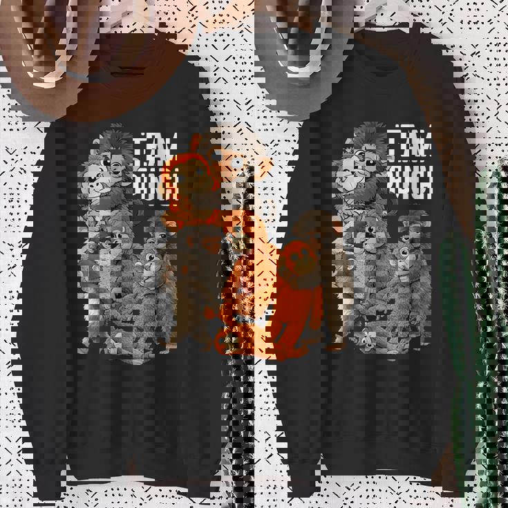 チームパンチ パンチくん 日本 赤ちゃん 猿 かわいい スウェットシャツ 年配の女性への贈り物