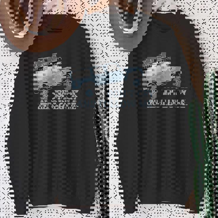 ディフェンダー ルーフテント オフロード 4X4 トラベル 乗り物 ギフト 面白い スウェットシャツ 年配の女性への贈り物