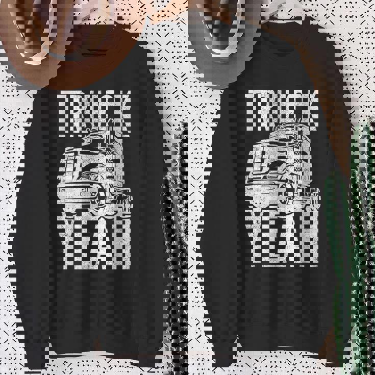 トラッカー 18輪トラック イェーピンク スウェットシャツ 年配の女性への贈り物