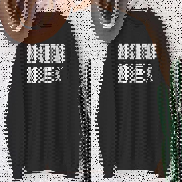 ノーギターノーライフ ギター好き ギター エレキギター ポップ音楽 ロック音楽 軽音部 バンド スウェットシャツ 年配の女性への贈り物