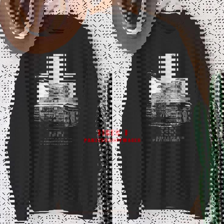 バトルタンクww2戦車タイガーi スウェットシャツ 年配の女性への贈り物