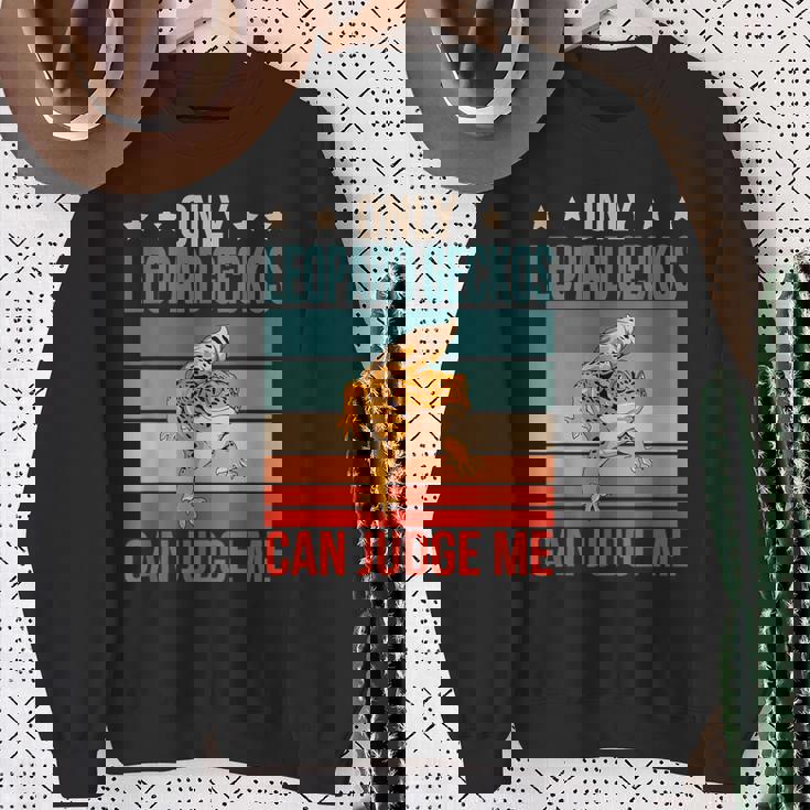 ヒョウモントカゲモドキは私を判断できる トカゲ 爬虫類 ヒョウモントカゲモドキ スウェットシャツ 年配の女性への贈り物