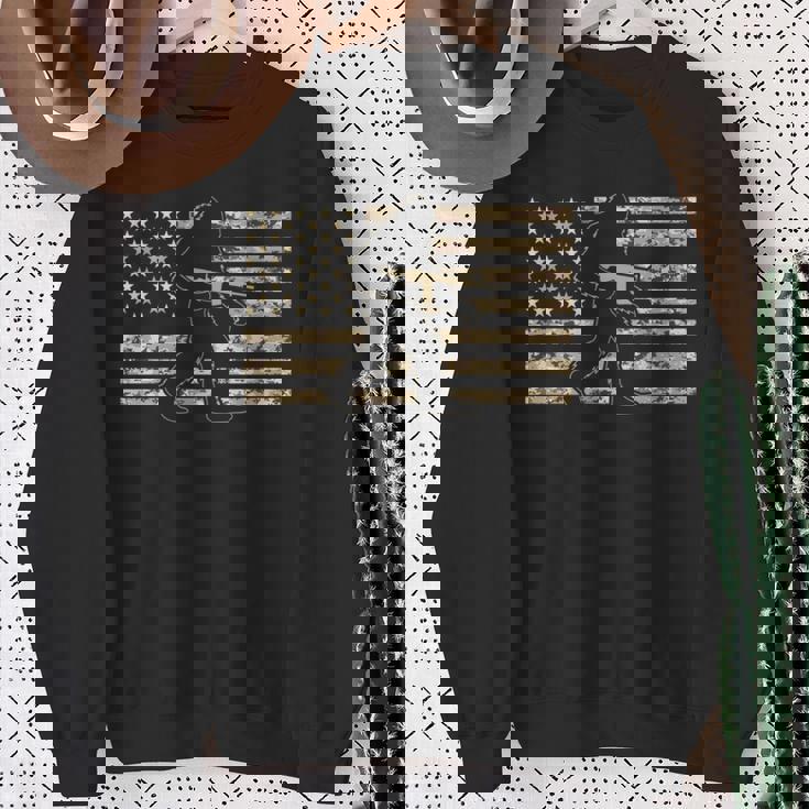 ビッグフットガンオーナー アメリカ国旗 ミリタリー サスカッチ Ar15 長袖tシャツ スウェットシャツ 年配の女性への贈り物