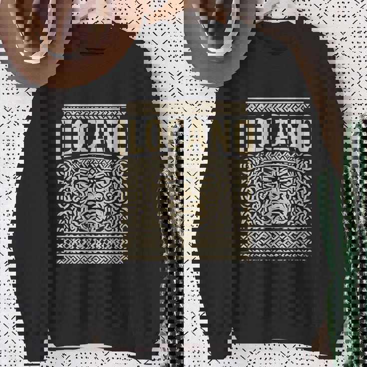 フィリピン イロカーノ 北フィリピン スウェットシャツ 年配の女性への贈り物