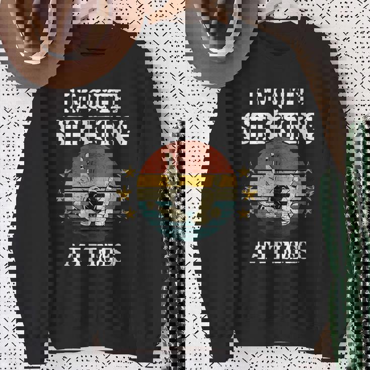 ボウリング私はかなり印象的です面白いビンテージボウラーダジャレ スウェットシャツ 年配の女性への贈り物