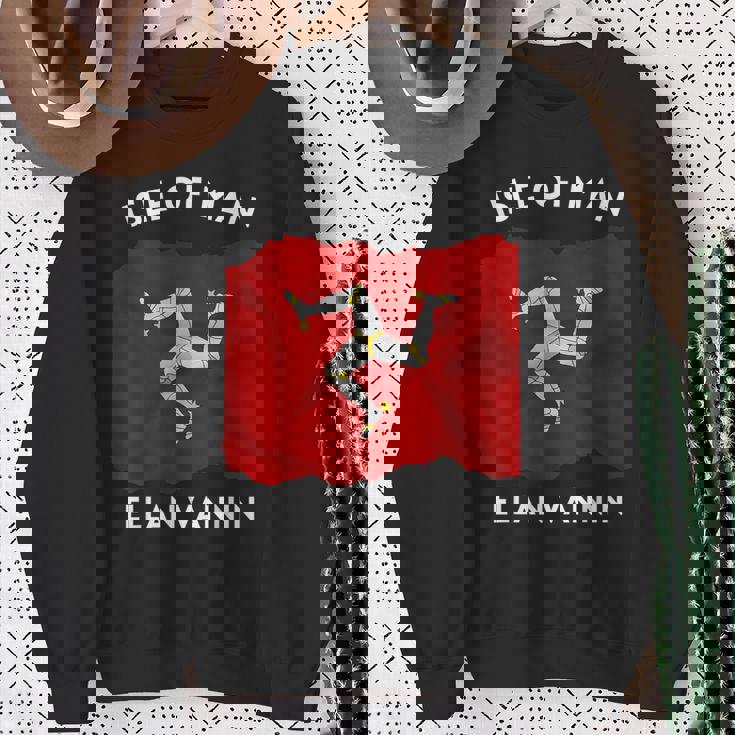 マン島国旗 マンクス語「エラン・ヴァンニン」トリスケリオン スウェットシャツ 年配の女性への贈り物