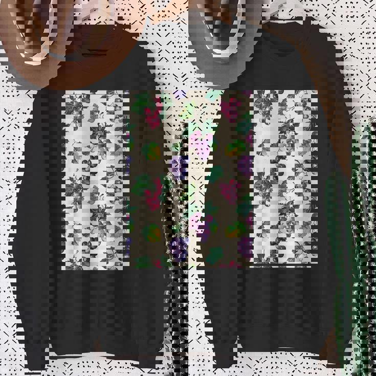 ミニマリストのブドウ柄アート。 スウェットシャツ 年配の女性への贈り物