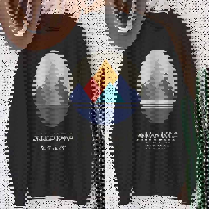 ミニマルなアンナプルナベースキャンプ 山モチーフ ハイキング スウェットシャツ 年配の女性への贈り物