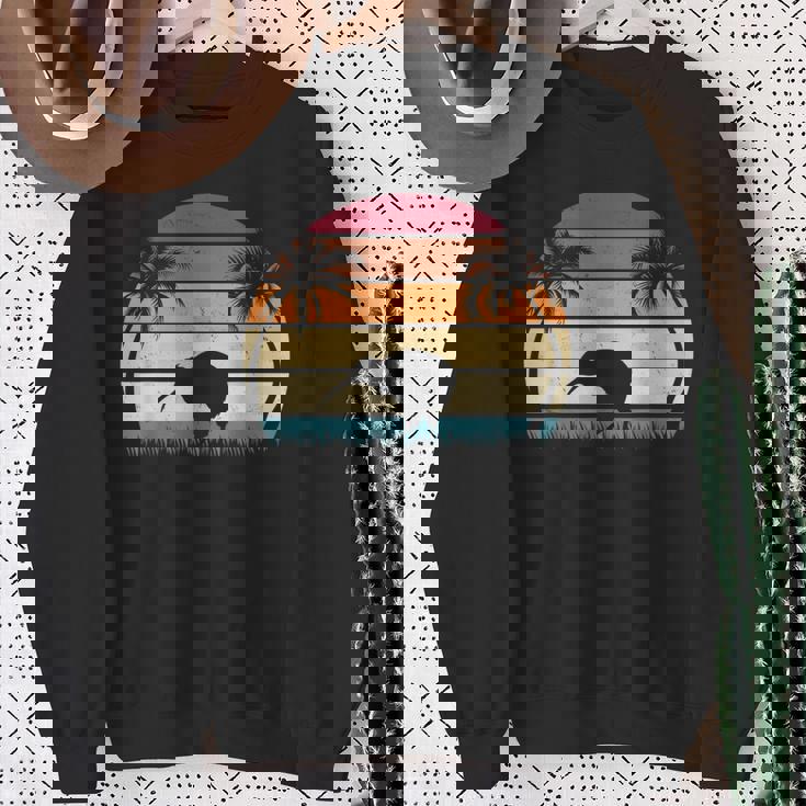 レトロ キウイバード サンセット キウイ鳥 ニュージーランド キウイ鳥 スウェットシャツ 年配の女性への贈り物